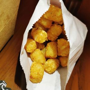 tater tots at Mimi & Jones in Montreal