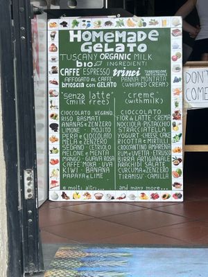 Very good ice cream with a lot of options   at Tuffo 13 in Pisa