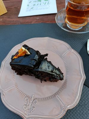 Orange chocolate cake at Grön Vegan Yard in Nicosia
