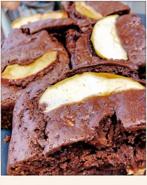 Apple Brownie at Grön Vegan Yard in Nicosia