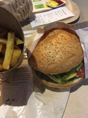 Roma burger and french fries at Portland in Nantes