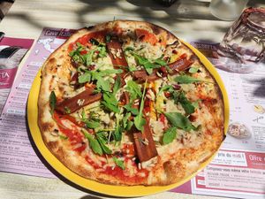 Vegan pizza at La Scaleta in Blois