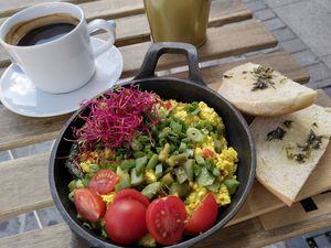 Seasonal scrambled tofu with asparagus at Avocado Spot in Gdansk