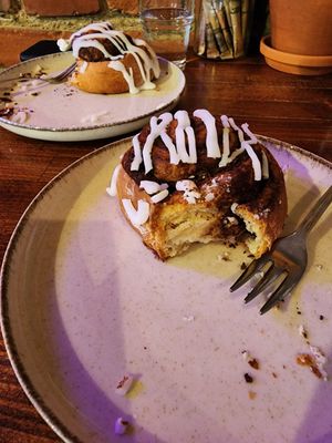 Cinnamon roll at Avocado Spot in Gdansk