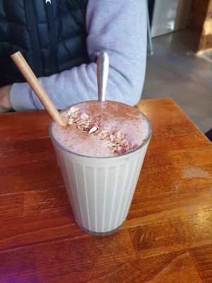 Oat with maca root smoothie: oat milk/gluten-free oat flakes/peanut butter/banana/maca/cinnamon at Avocado Spot in Gdansk