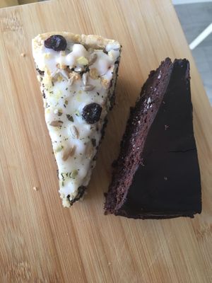 Poppy seed cake and brownie at Avocado Spot in Gdansk