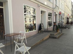 Front entrance at Avocado Spot in Gdansk