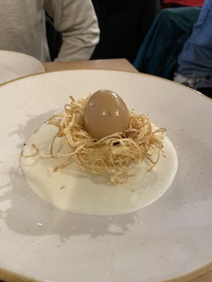 Uovo al tartufo con porri e fonduta di pecorino   at Aromaticus - Trastevere in Rome
