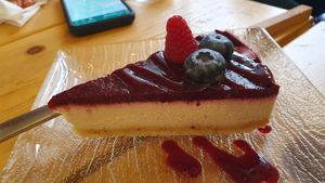 Vegan blackberries cheese cake at Aromaticus - Trastevere in Rome