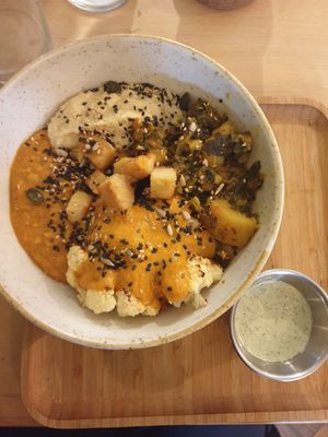 Quinoa thali bowl at Aromaticus - Trastevere in Rome