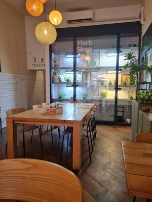 Inside tables at Aromaticus - Trastevere in Rome