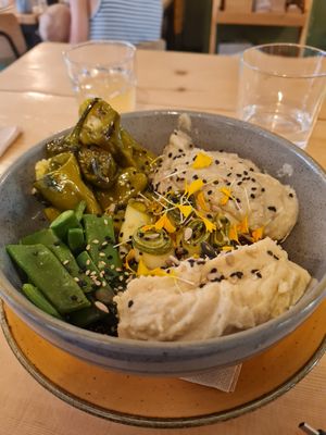 Quinoa bowl at Aromaticus - Trastevere in Rome