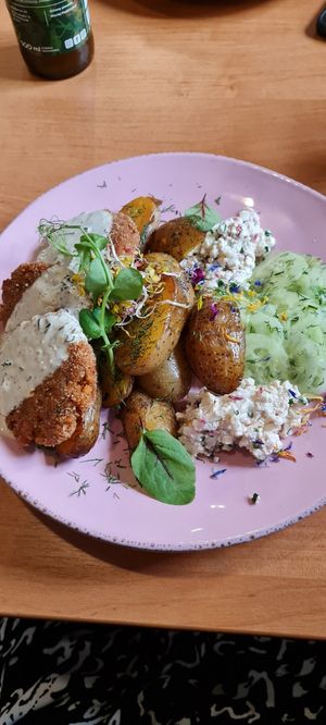 Kotlety mielone at Planta Bistro in Poznan