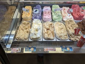 the 4 in the lower left ones are vegan at Glassmagasinet in Visby