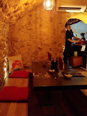 Atmosphere at Sushi Couronne in Aix-en Provence