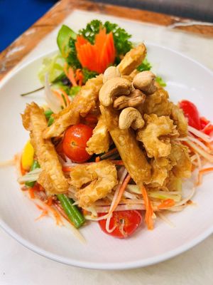 Som tom (green papaya salad with Crispy calamari at U-TONG in Clayfield