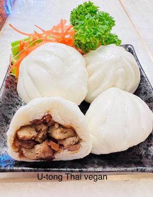 BBQ vegan duck buns at U-TONG in Clayfield