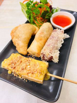 mixed Entrée at U-TONG in Clayfield