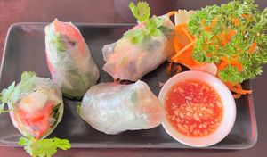fresh spring roll with peanut sauce at U-TONG in Clayfield