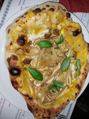 Pizza with sweet patato at Plant A Pizza in Ghent