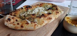 Cheesy garlic bread at Plant A Pizza in Ghent