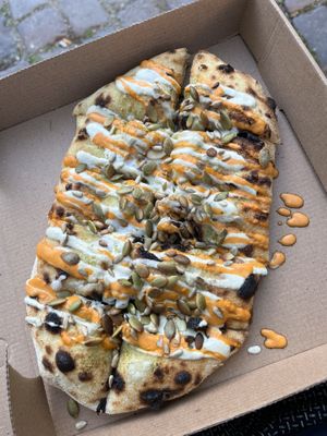 cheesy garlic bread deluxe (9€)  at Plant A Pizza in Ghent