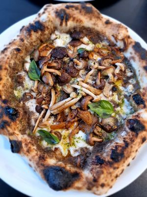 Forest pizza at Plant A Pizza in Ghent