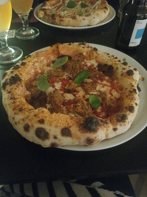 Pizza La Mama Rossa at Plant A Pizza in Ghent