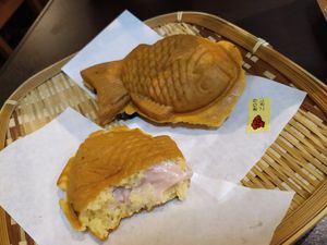strawberry flavor taiyaki is very tasty at Wa Wa Sotai Yaki ははそたい焼き in Chichibu