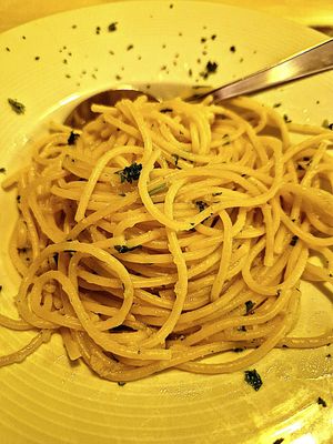 Spaghetti aglio e oleo at Pizzeria Roma in Zermatt