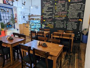 Free non-cat seating area. at Catfetín in Cusco