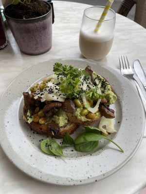 Vegan Brekkie  at Home of Franziska in Budapest