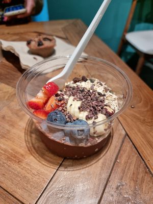 Peanutbutter chocalede bowl at Base V Juicery - Via dei Neri in Florence