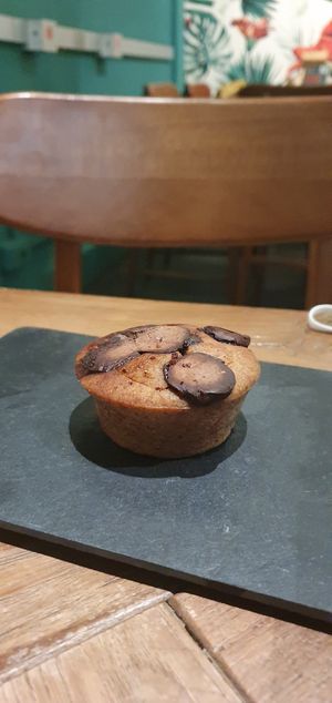 Chocolate banana bread muffin at Base V Juicery - Via dei Neri in Florence