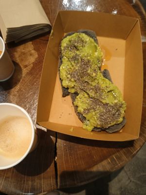 Avocado toast at Base V Juicery - Via dei Neri in Florence