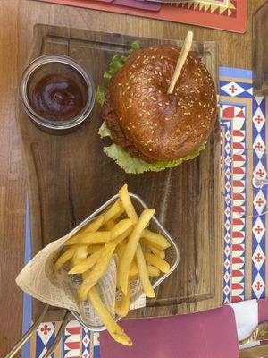 Veganer Burger   at Cocopazzo in Omis