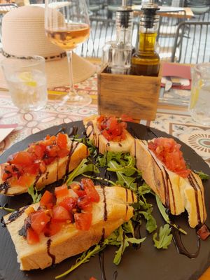 Bruchetta 😘 at Cocopazzo in Omis