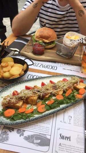 Vegan burger & Teriyaki tofu   at Cocopazzo in Omis