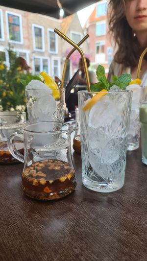 Huisgemaakte ijsthee, perzik-granaatappel, erg lekker!! at Het Koffiepand in Middelburg