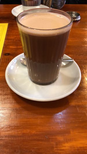 Vegan hot chocolate made with oat milk at Het Koffiepand in Middelburg