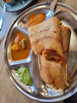 Dosa with chickpea and mashed potatoes at Vegano in Bremen