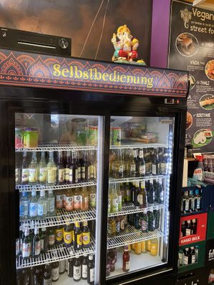 Verschiedene Limos, bewacht von Ghanescha.  at Vegano in Bremen