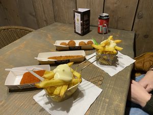 👌🏻 at Daphne's Verse Friet in Middelharnis