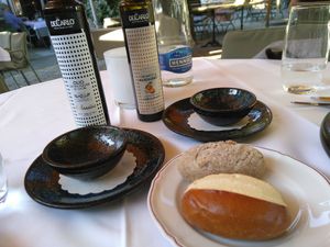 Olivenöl statt Butter zum Brot at Mürset in Aarau