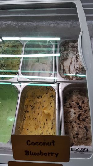 Coconut blueberry (white at the top) one of the vegan flavours at Gepeto Pie Ice Cream in Pai