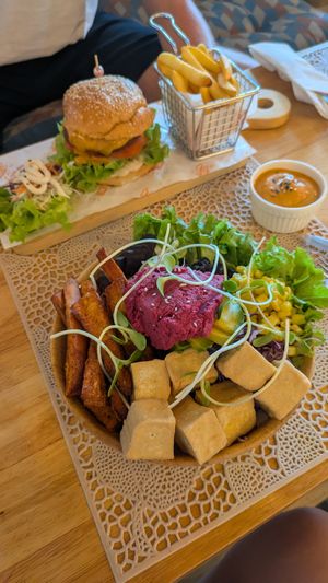 Buddha bowl & burger at Go Vegan Cafe in Phuket