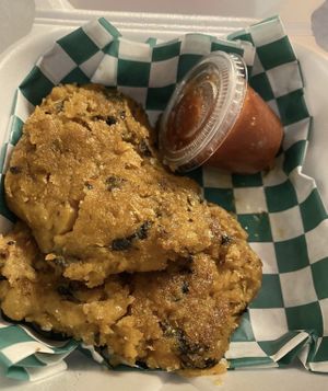 Crab Cakes have great flavor but need a better sauce   at Vegan T'ease in Orland Park