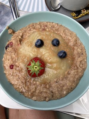 Peanut-Power-Porridge   at Cafe Caro  in Aschaffenburg