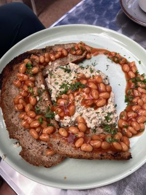 Scrambled Tofu auf Röstbrot  at Cafe Caro  in Aschaffenburg