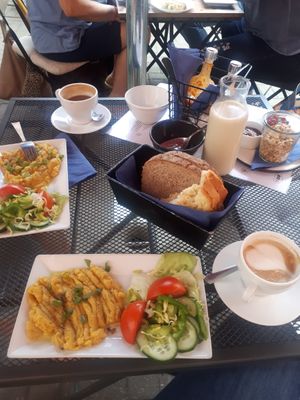 Chickpea scramble and granola in the back at Klatka B in Gdansk